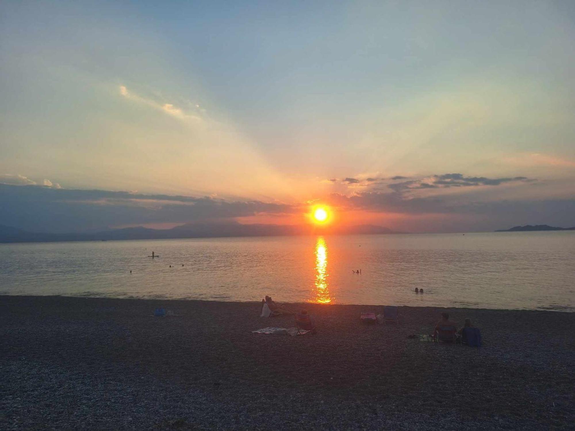 Вілла Loutraki View Екстер'єр фото